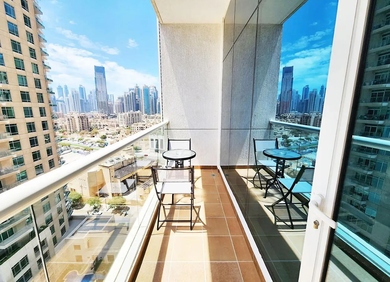 Rh- Contemporary Living, Studio, Near Burj Khalifa Dubai Apartment