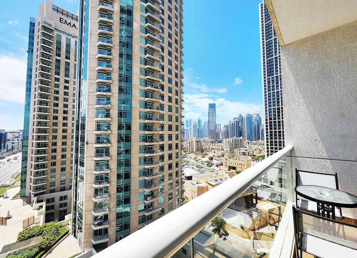Rh- Contemporary Living, Studio, Near Burj Khalifa Dubai